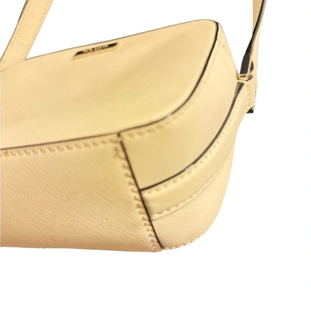 Kate Spade cream color Cross body bag I. Great construction